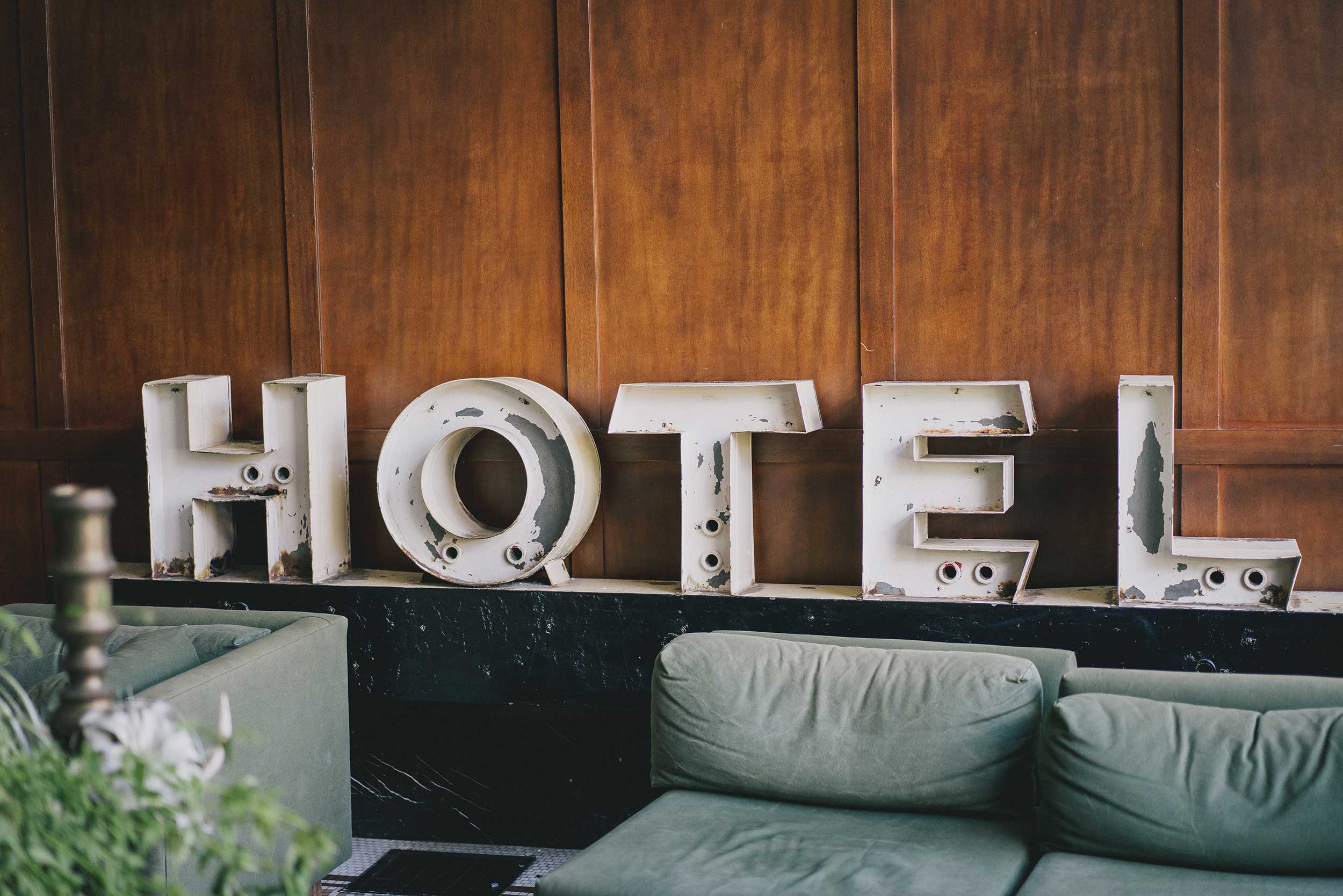 Hotel perks, Bill Anastas, Unsplash.com