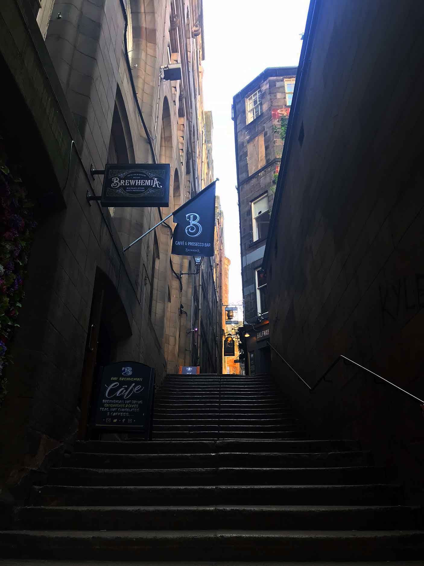 stairs up to the royal mile in edinburgh