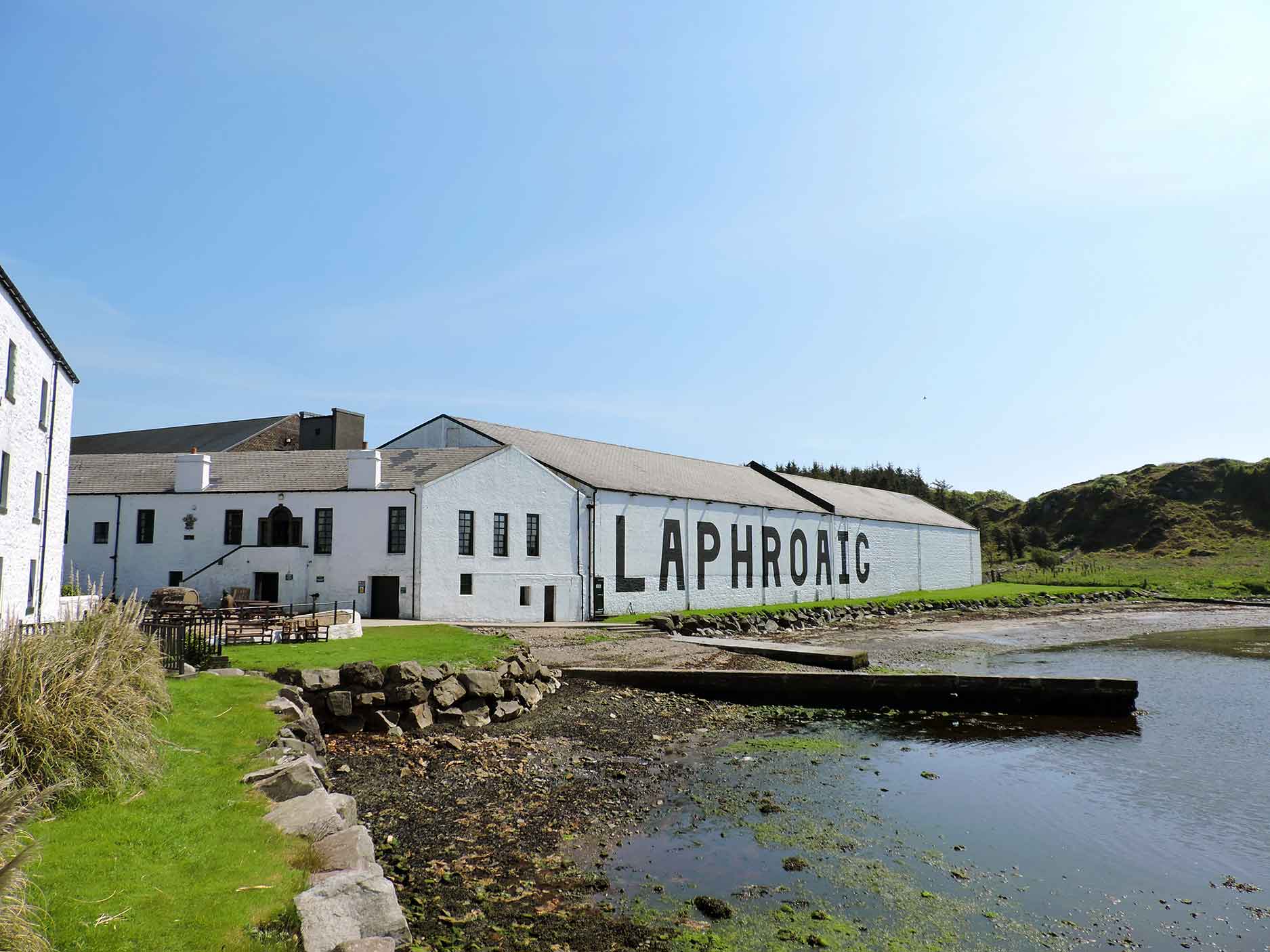 laphroaig distillery in islay scotland