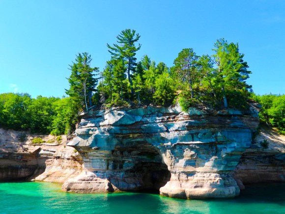 Pictured Rocks National Lakeshore hero image