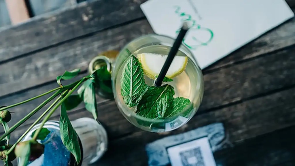 hugo spritz, one of many amazing summer drinks in europe