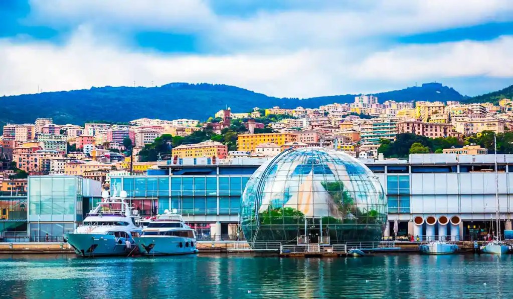 One day in Genoa or Genova, Biosfera